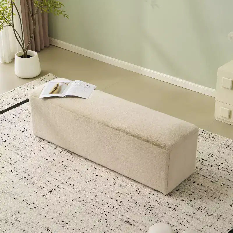 Long pouf rembourré moderne
