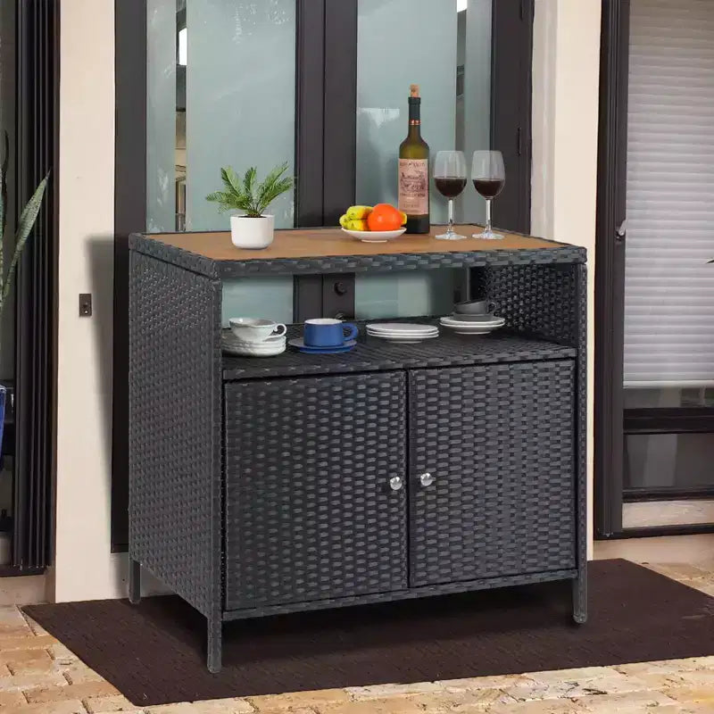 Table de bar d'extérieur avec armoire de rangement en osier à 2 portes et étagère