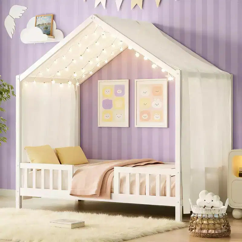 Cadre de lit bas en forme de maison avec rideaux (taille jumeau)