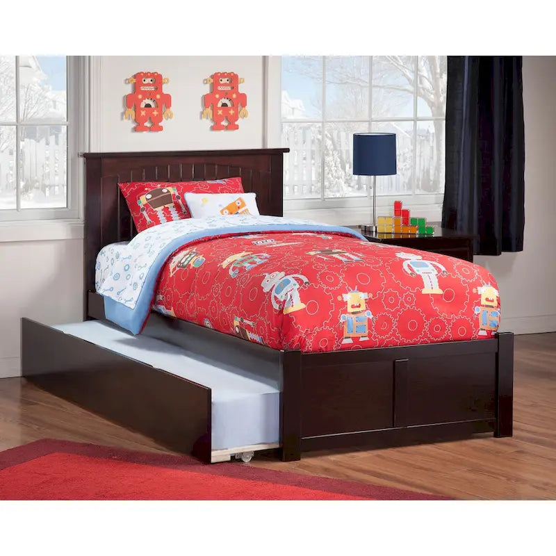 Nantucket Bed with Footboard and Twin Extra Long Trundle