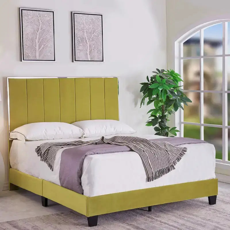 Mallory Upholstered Platform Bed by US PRIDE FURNITURE