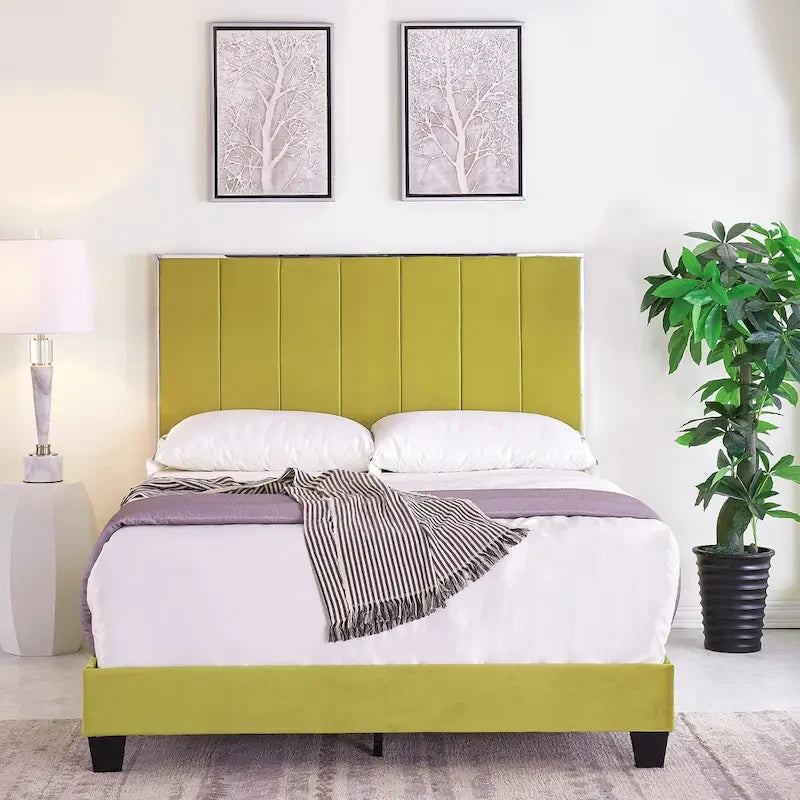 Mallory Upholstered Platform Bed by US PRIDE FURNITURE