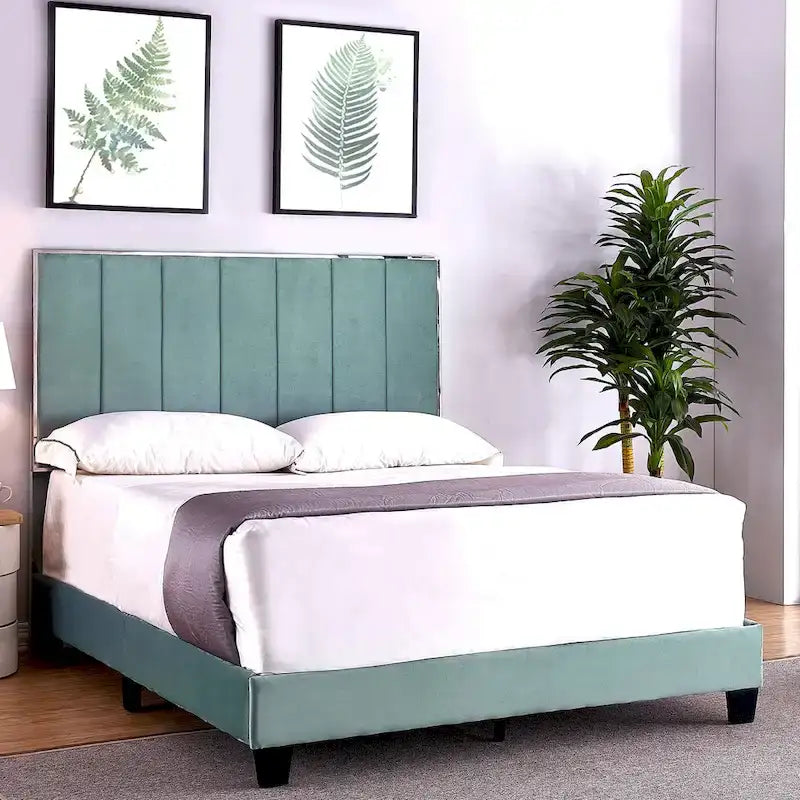 Mallory Upholstered Platform Bed by US PRIDE FURNITURE