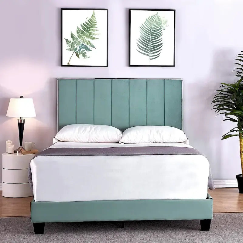 Mallory Upholstered Platform Bed by US PRIDE FURNITURE