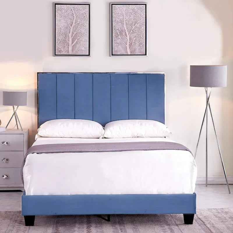 Mallory Upholstered Platform Bed by US PRIDE FURNITURE
